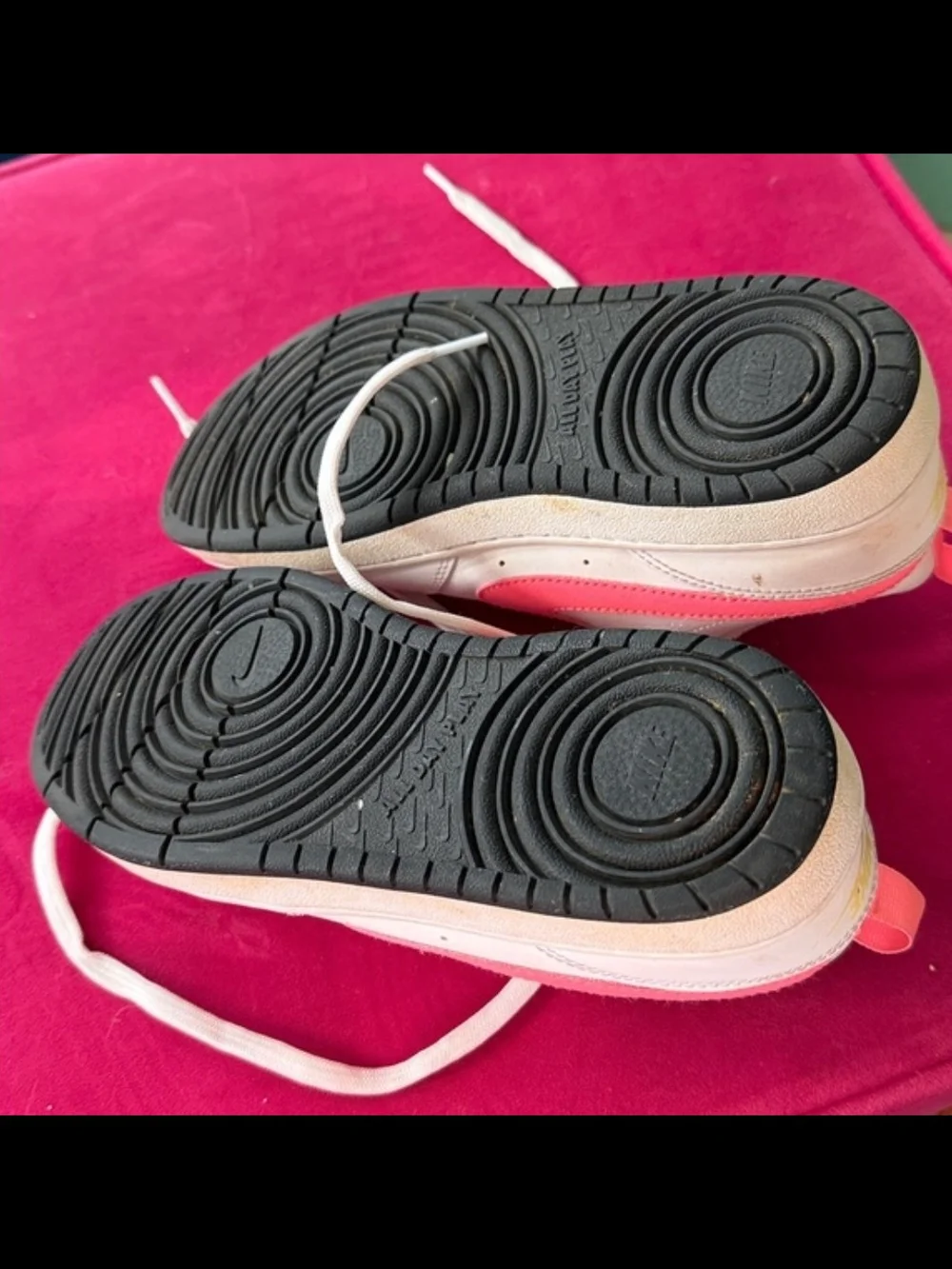 Nike Women's Pink and Black Low-Top Sneakers